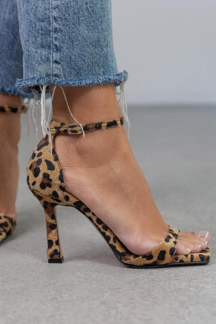 AFRICA | Elegant High Heel Animal Print Sandals for a Chic and Unique Look