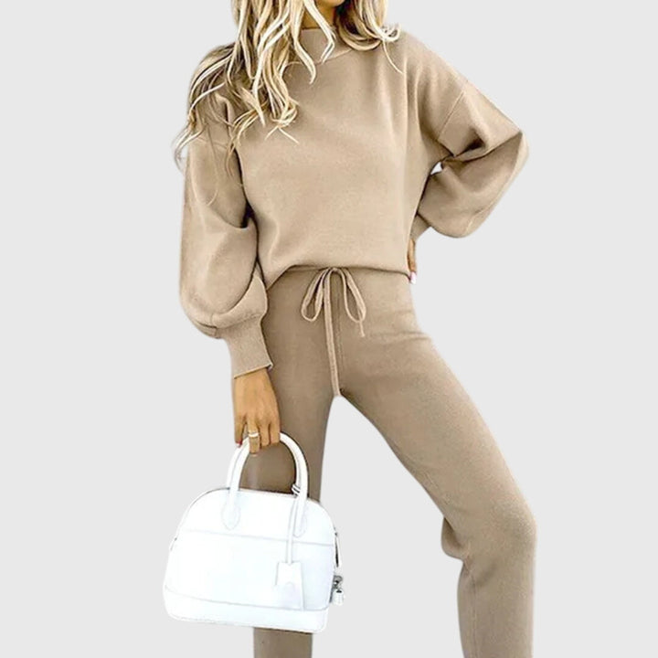 Comfortable and Stylish Women's Tracksuit