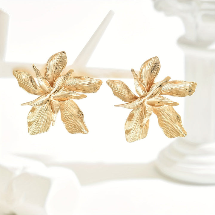 Lana | Golden Floral Drop Earrings