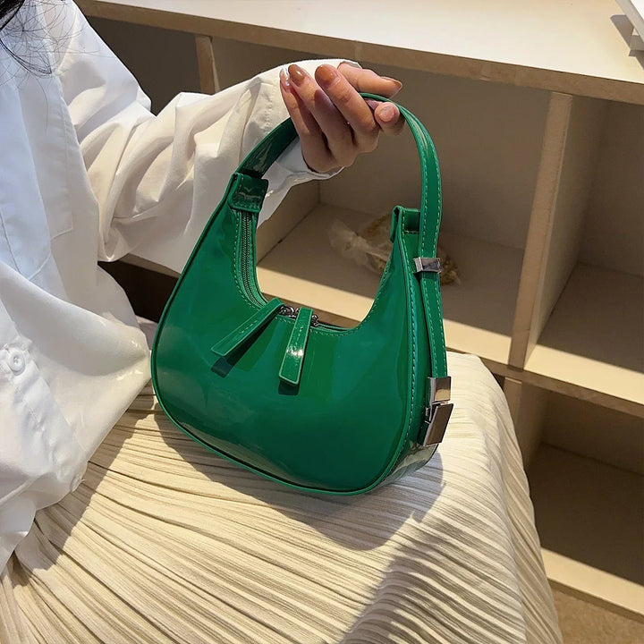 Vintage crescent-shaped bag Bella™