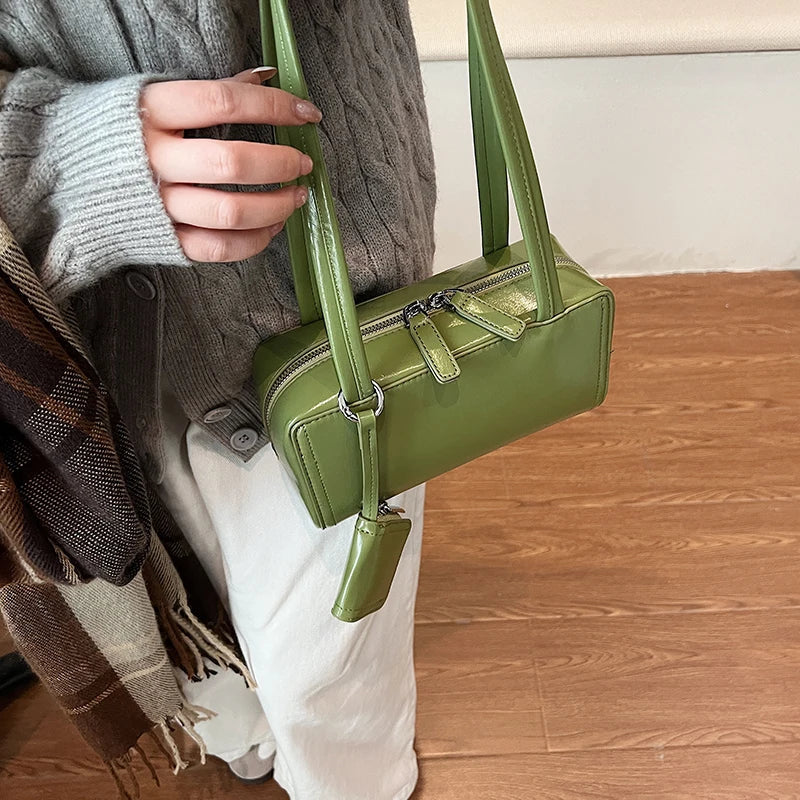 mari™ Shoulder Bag with Wallet – the Perfect Combination of Style and Functionality