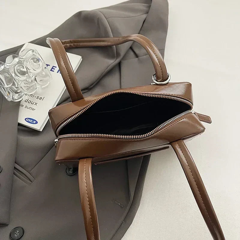 mari™ Shoulder Bag with Wallet – the Perfect Combination of Style and Functionality