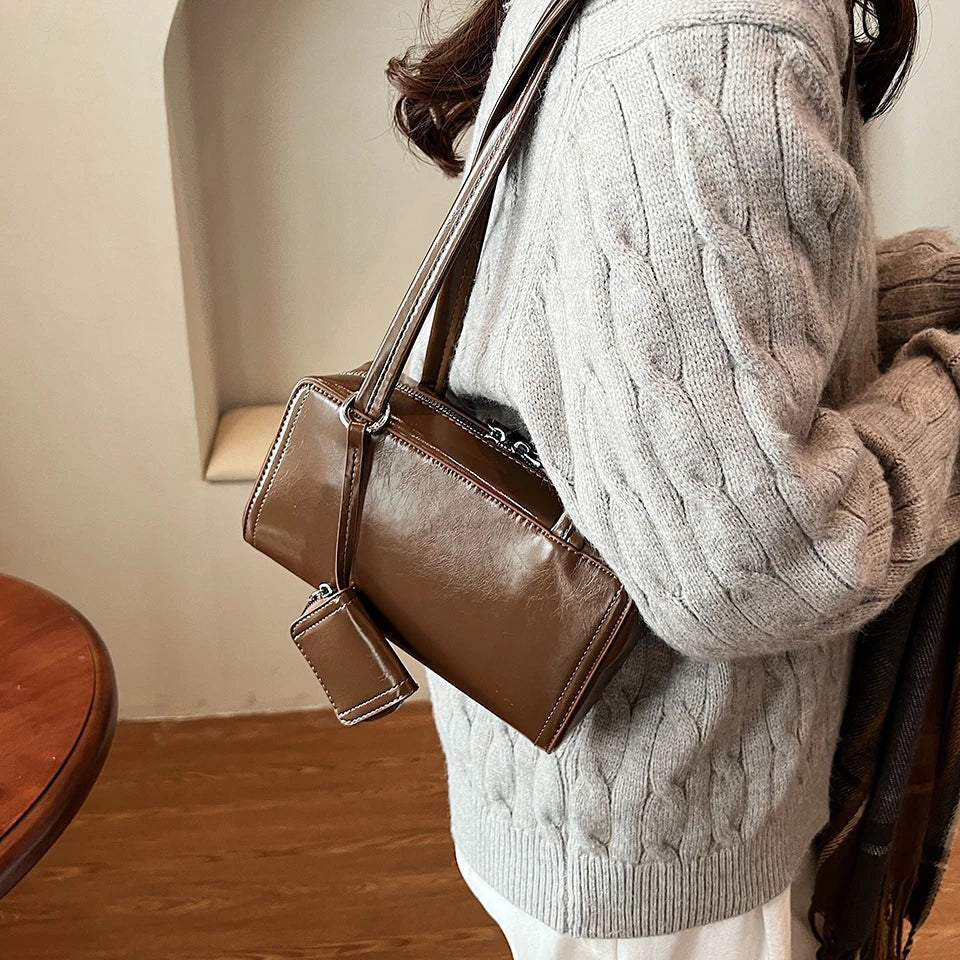 mari™ Shoulder Bag with Wallet – the Perfect Combination of Style and Functionality
