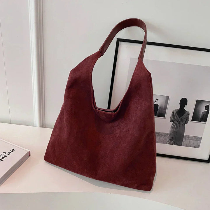 freja™ – Elegant, soft suede-style shoulder bag