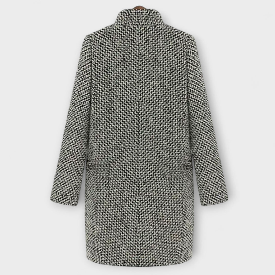 Gina – Timeless Heritage Houndstooth Coat