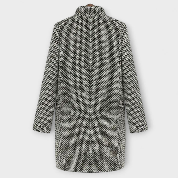 Gina – Timeless Heritage Houndstooth Coat